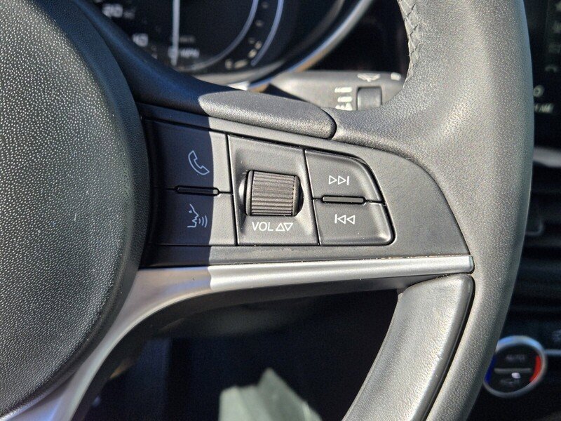 Used 2019 Alfa Romeo Giulia RWD image 21