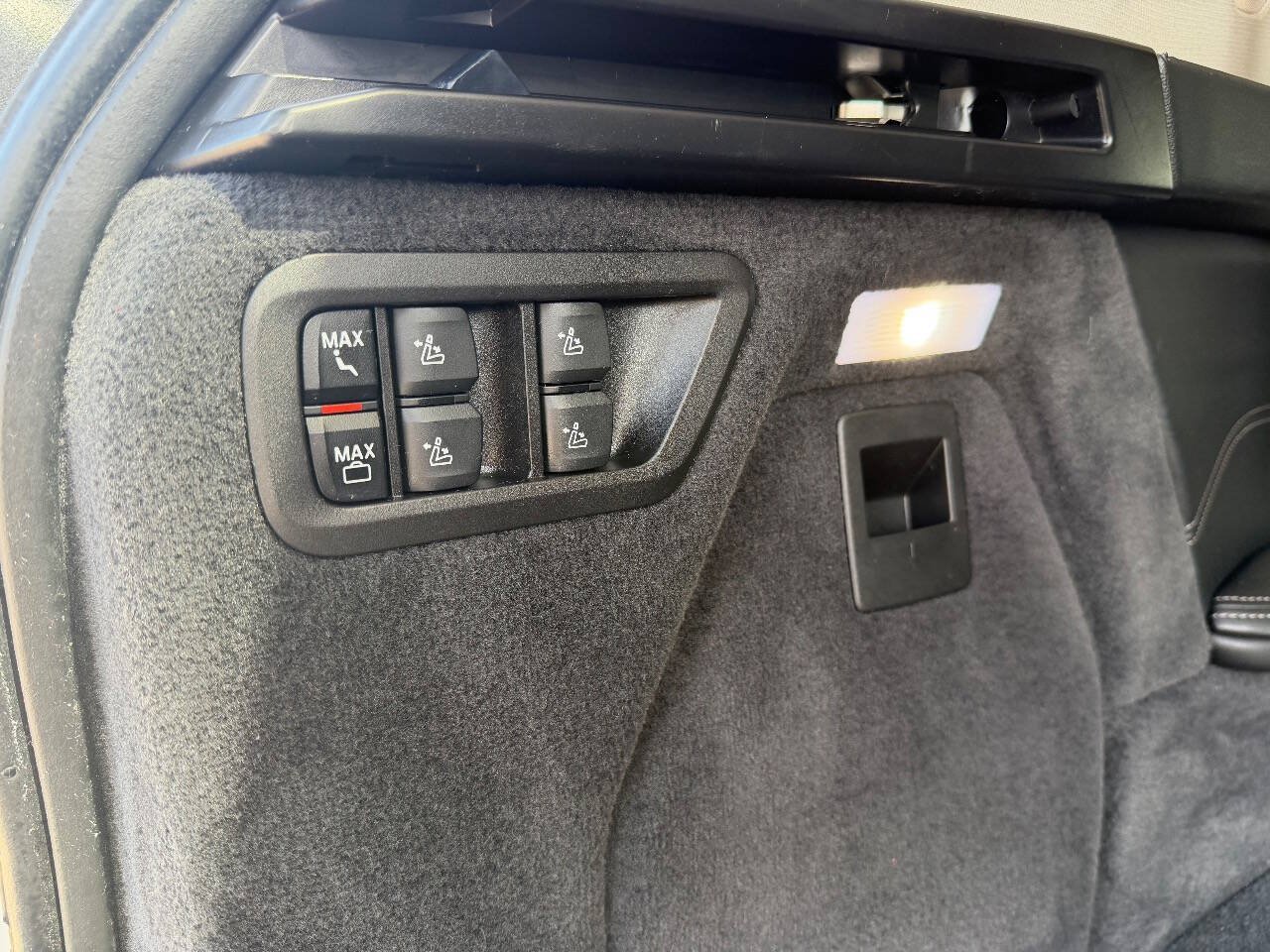 Used 2026 BMW X7 xDrive40i AWD/4WD image 27