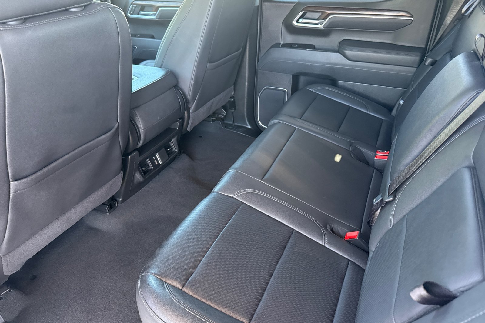 Used 2025 GMC Sierra 1500 SLT RWD image 6