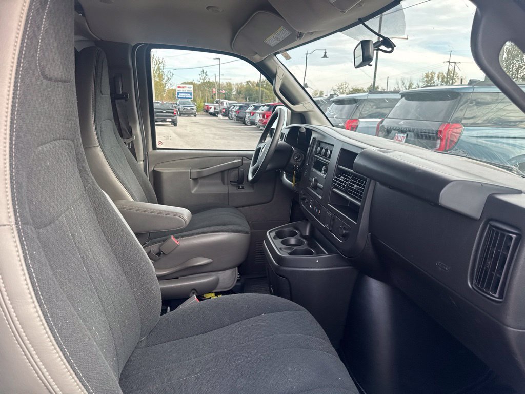 Used 2025 Chevrolet Express 2500 w/ Driver Convenience Package RWD image 26
