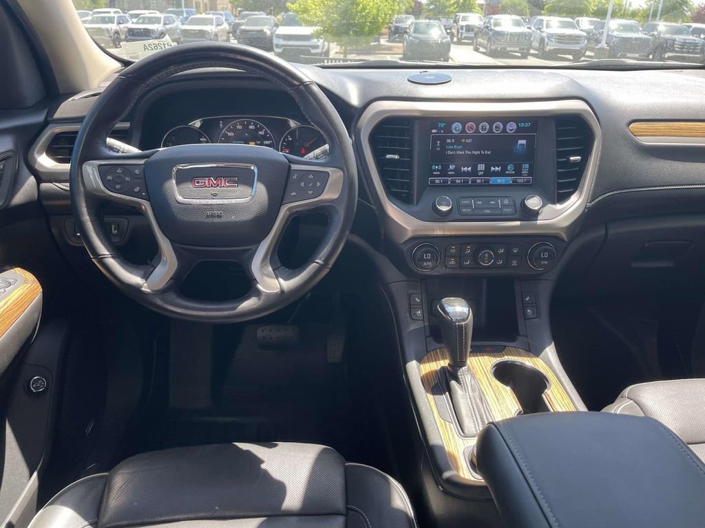 Used 2017 GMC Acadia Denali w/ Technology Package FWD image 13