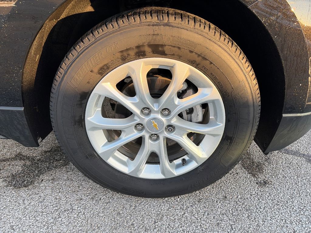 Used 2019 Chevrolet Equinox LT w/ Driver Convenience Package image 9