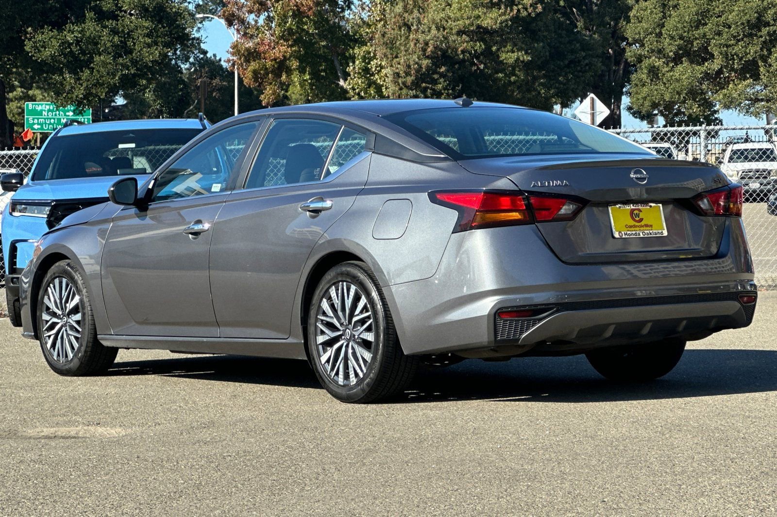 Used 2023 Nissan Altima 2.5 SV image 6