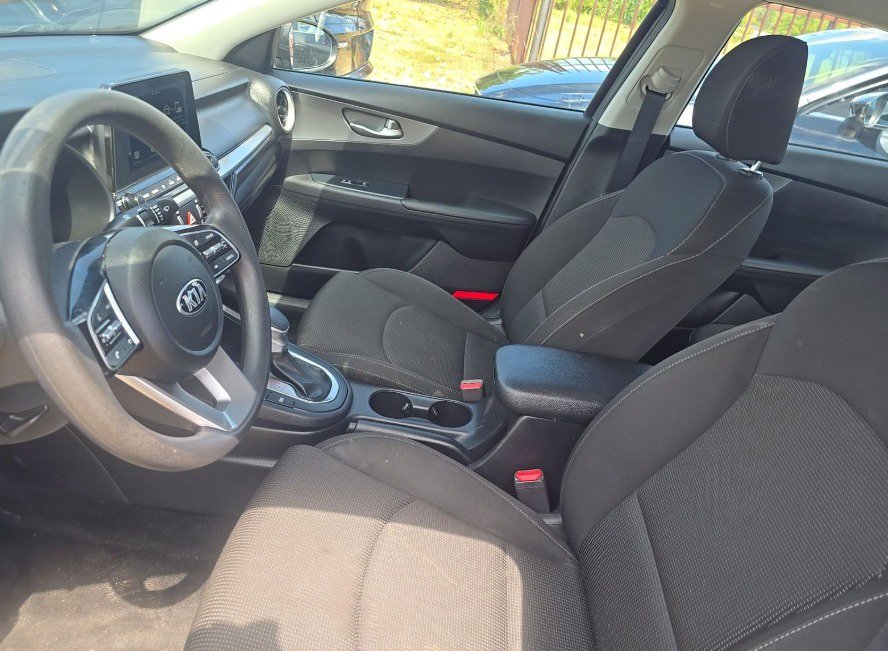 Used 2020 Kia Forte LXS FWD image 7