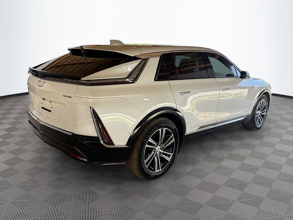 Used 2024 Cadillac Lyriq Luxury RWD image 6