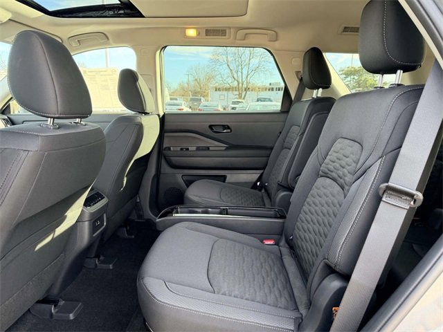 New 2025 Nissan Pathfinder SV w/ SV Premium Package image 13