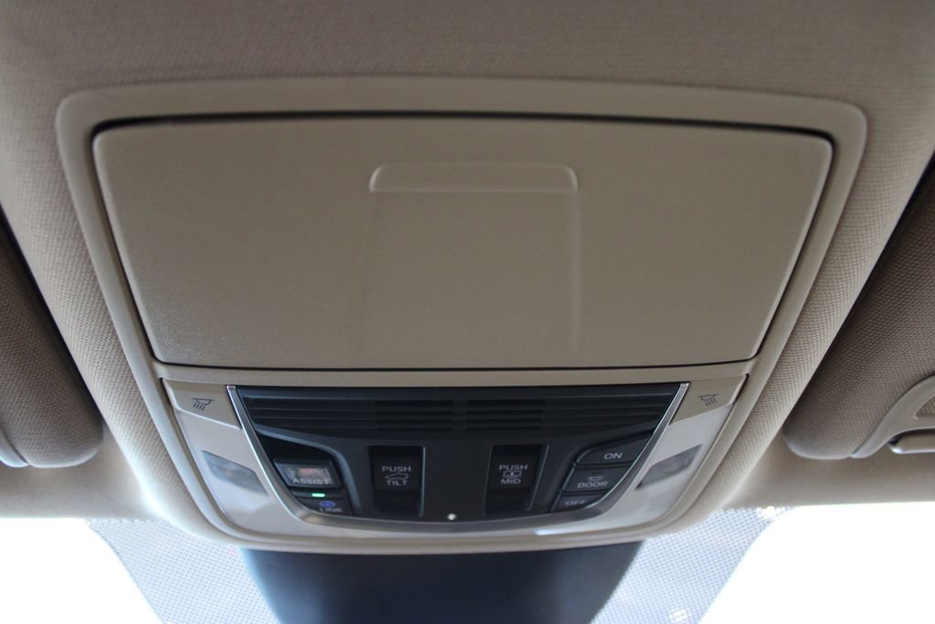 Used 2023 Acura MDX SH-AWD image 36