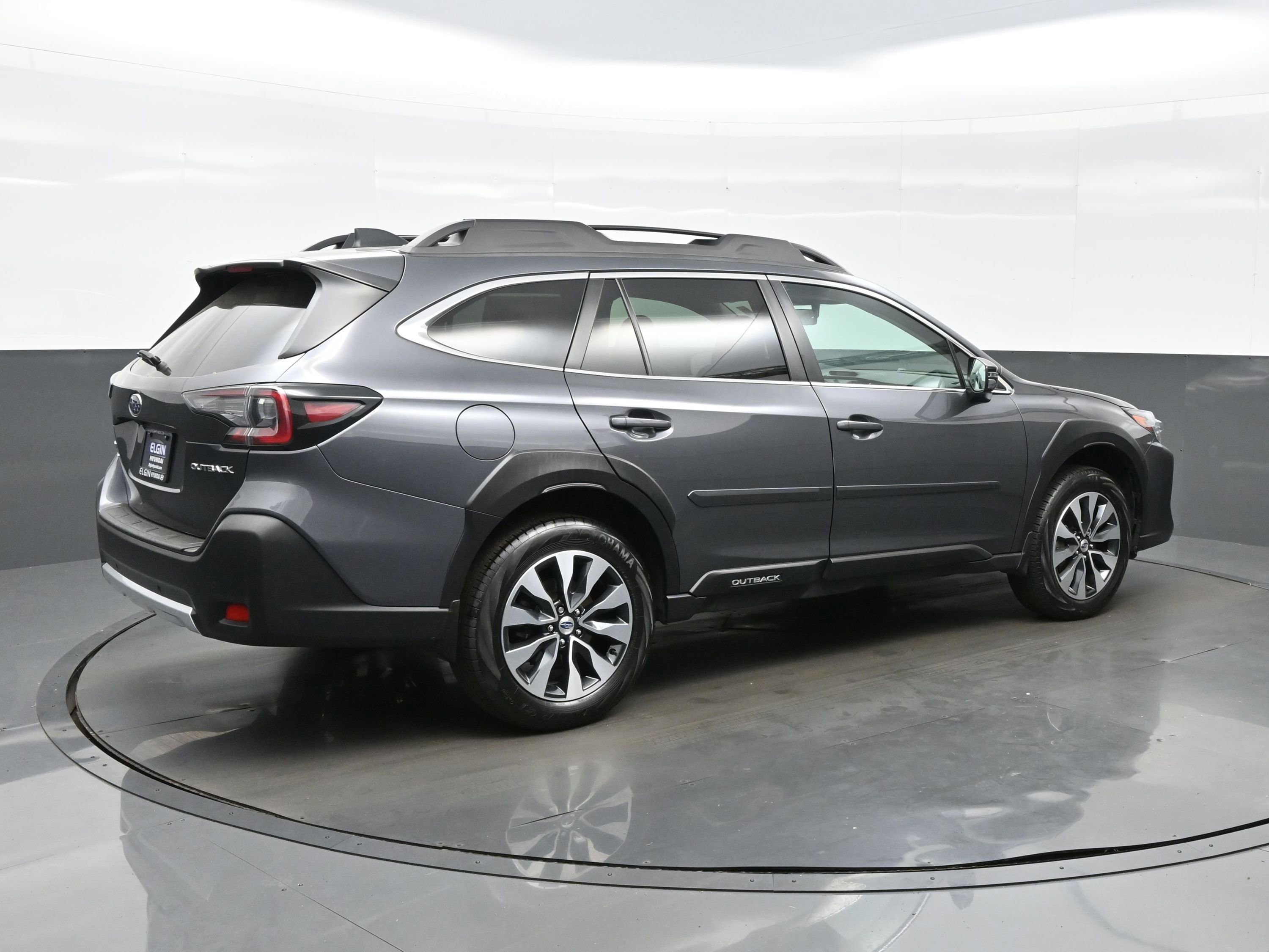 Used 2023 Subaru Outback Limited AWD/4WD image 6