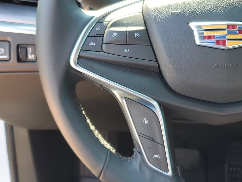 Used 2025 Cadillac XT5 Luxury w/ LPO, Floor Liner Package AWD/4WD image 11