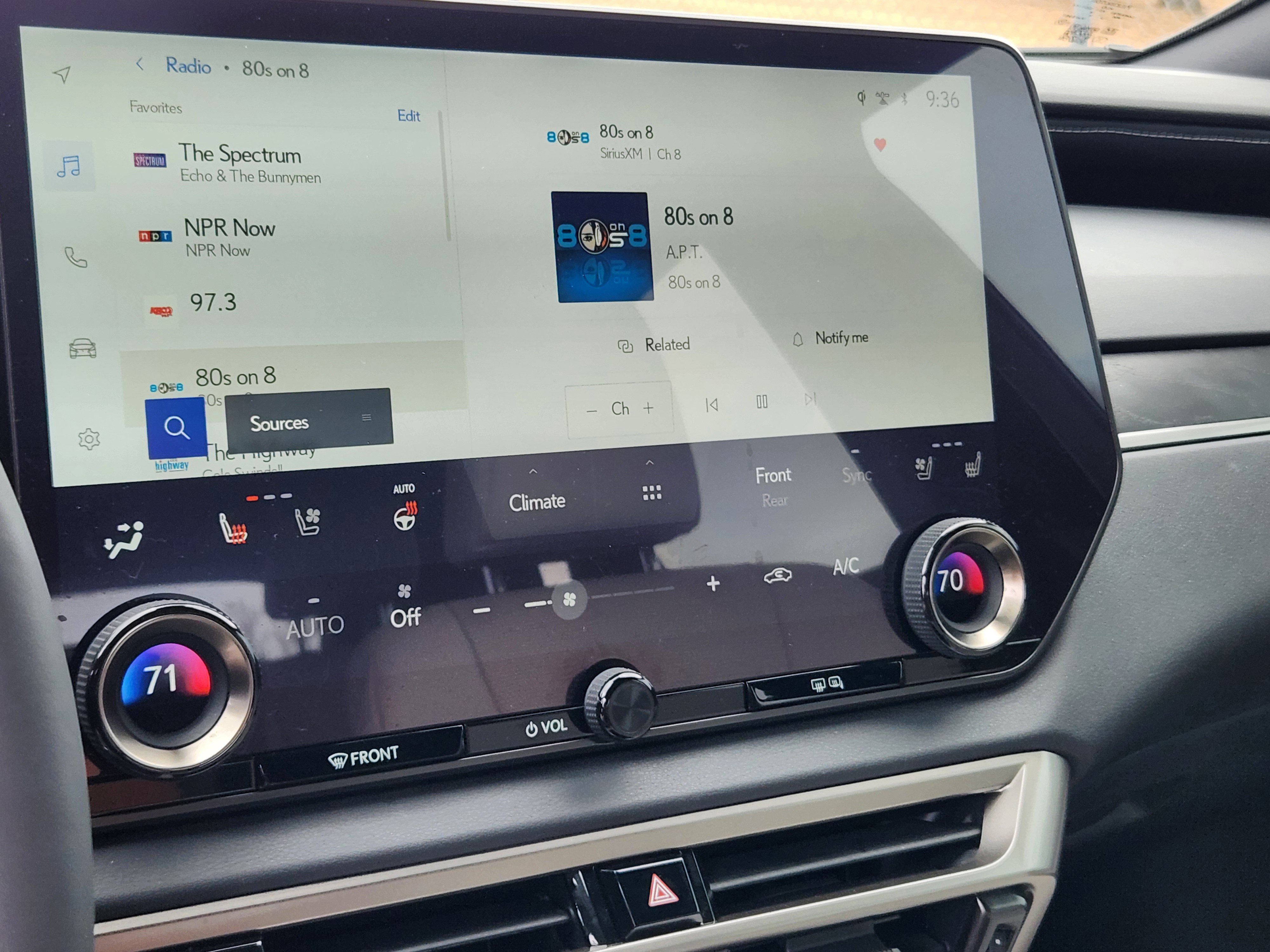 Used 2023 Lexus RX 350 w/ Accessory Package (Z1) image 10