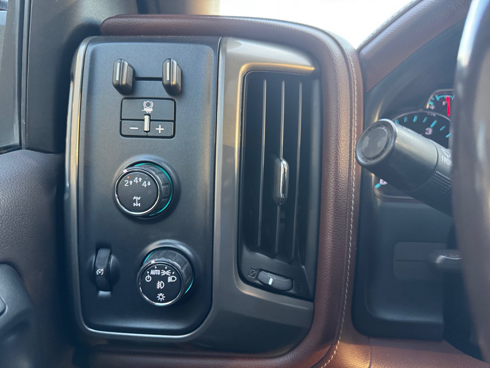 Used 2017 Chevrolet Silverado 3500 High Country w/ Duramax Plus Package AWD/4WD image 30