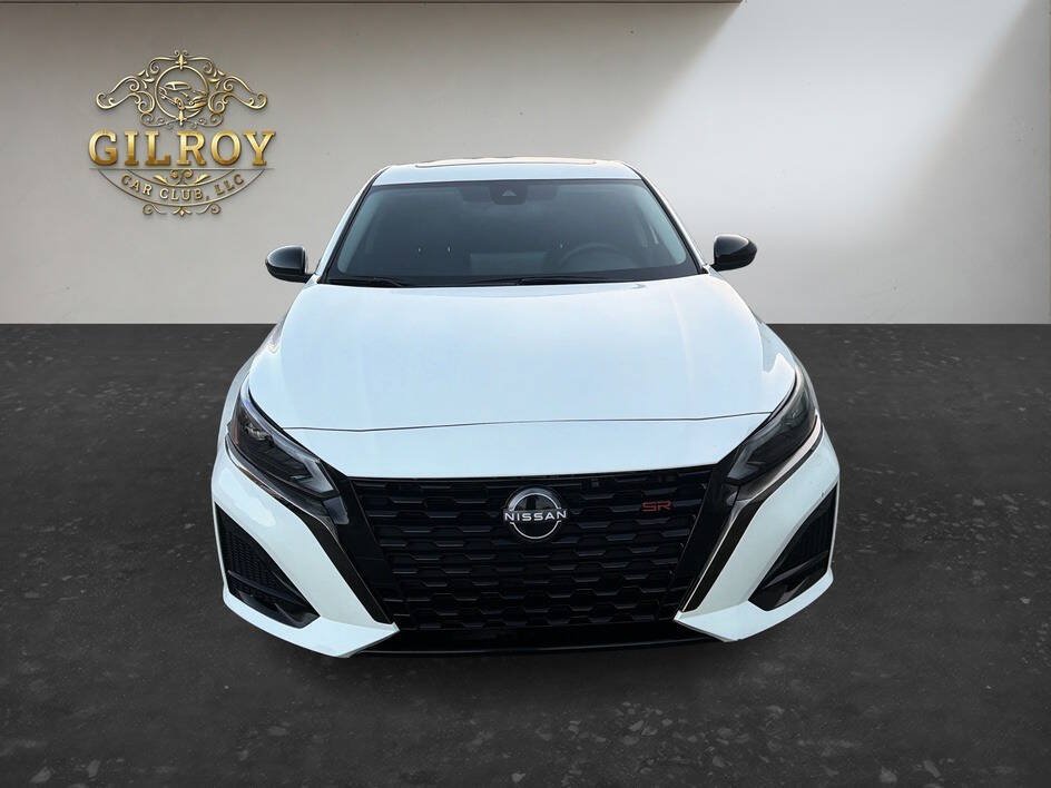 Used 2023 Nissan Altima 2.5 SR w/ SR Premium Package FWD image 2