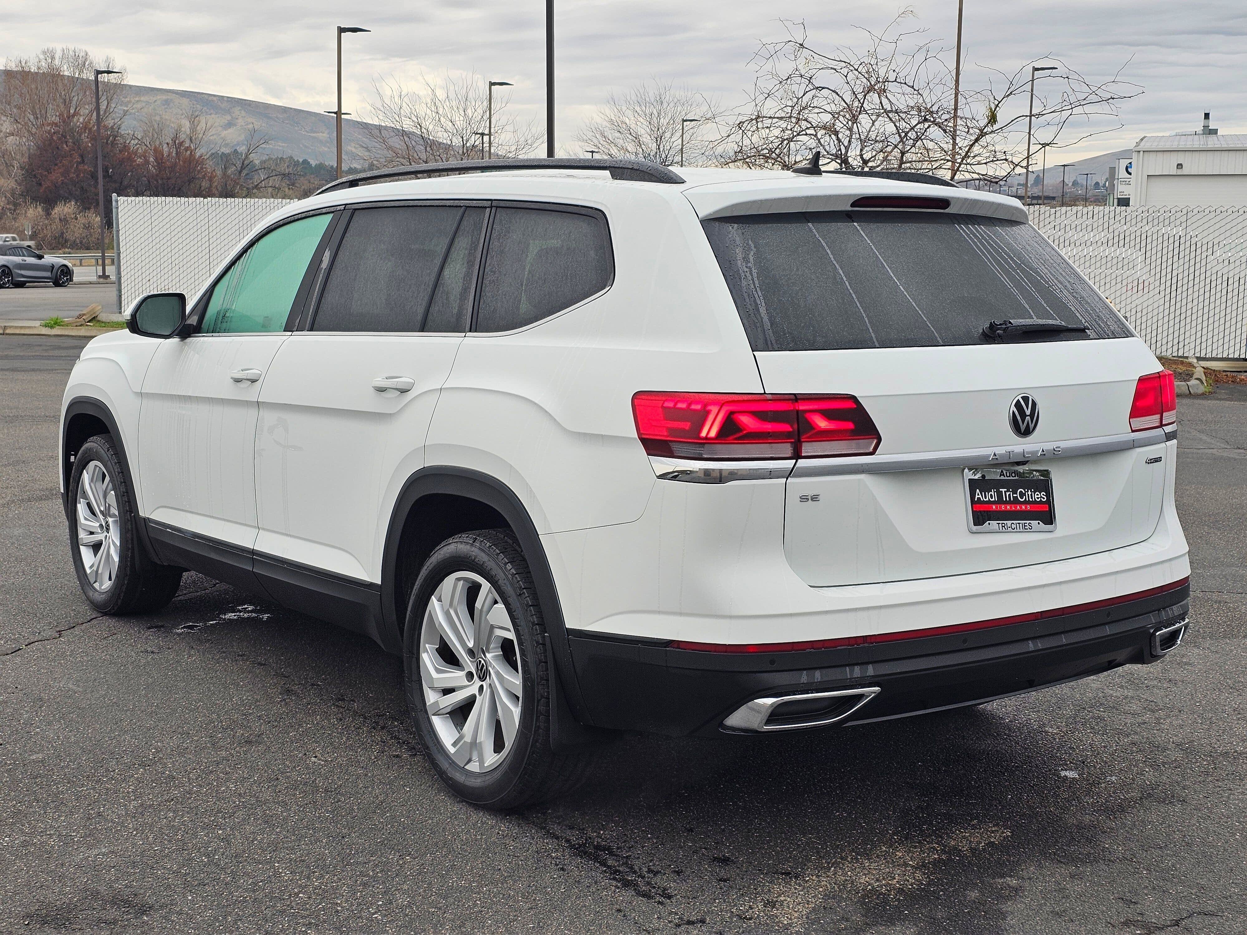 Used 2023 Volkswagen Atlas SE AWD/4WD image 4