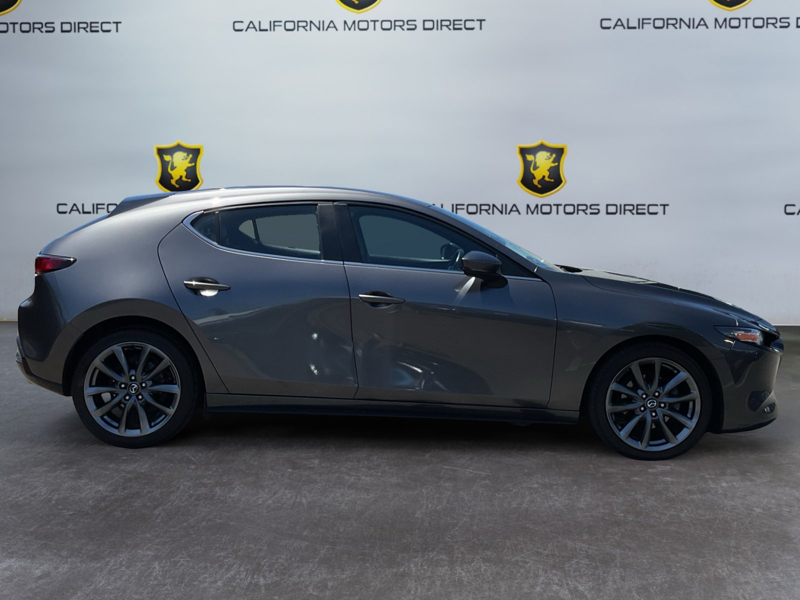 Used 2019 MAZDA MAZDA3 AWD Hatchback w/ Preferred Pkg image 4