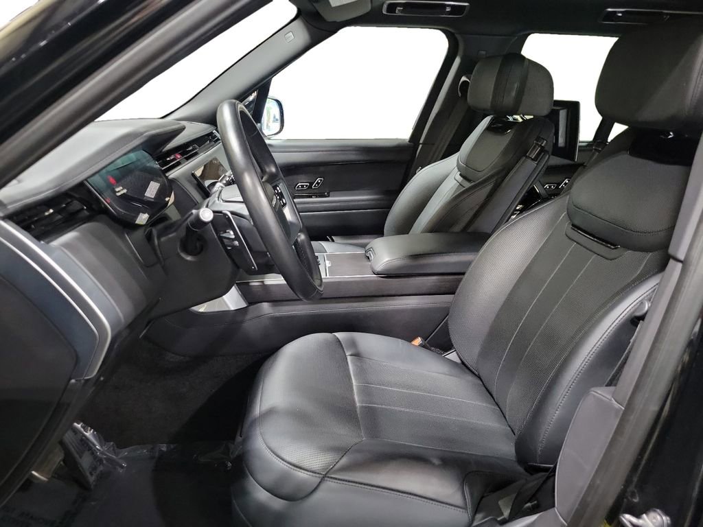 Used 2023 Land Rover Range Rover SV image 13
