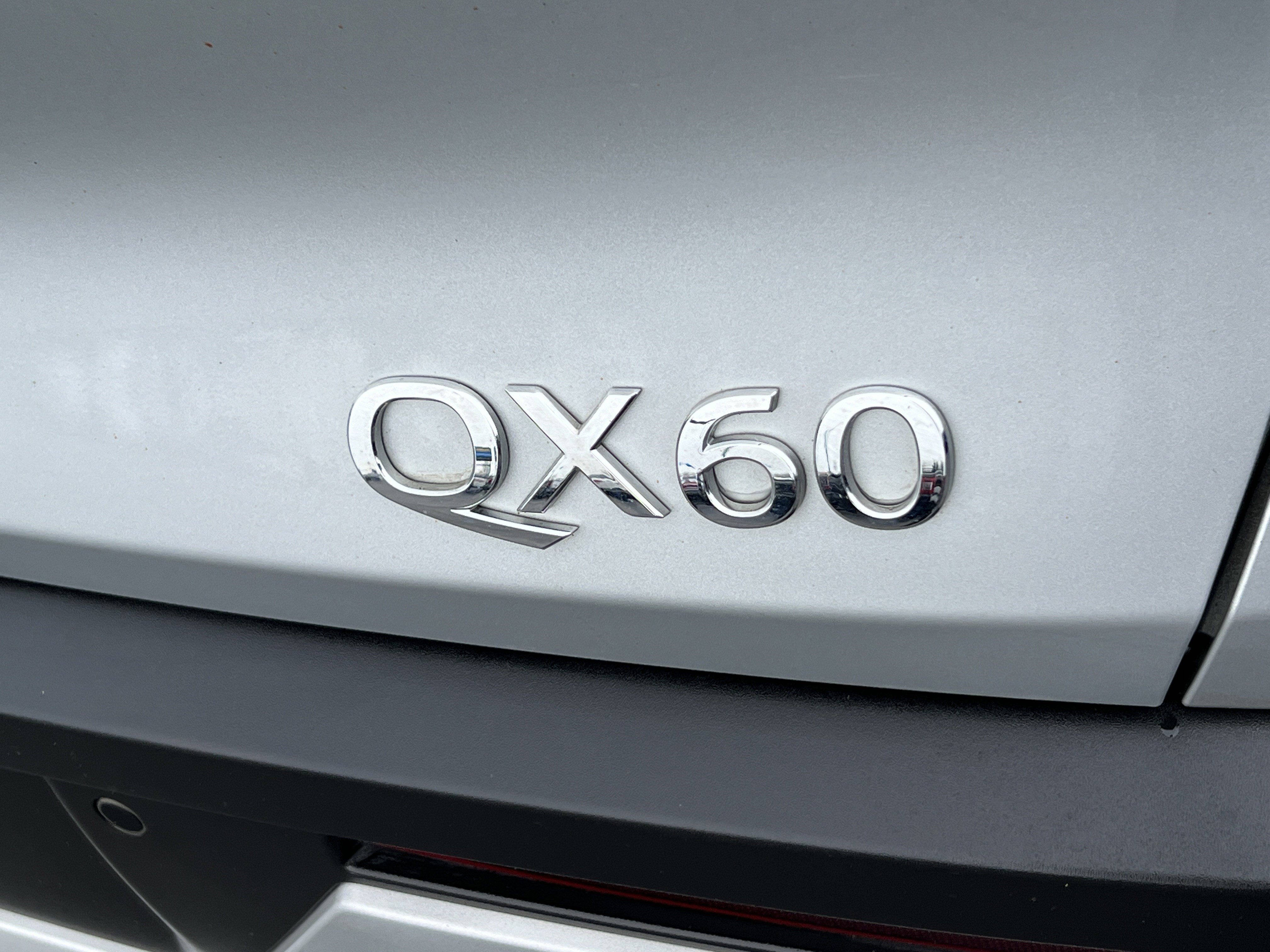Used 2023 INFINITI QX60 Luxe image 9