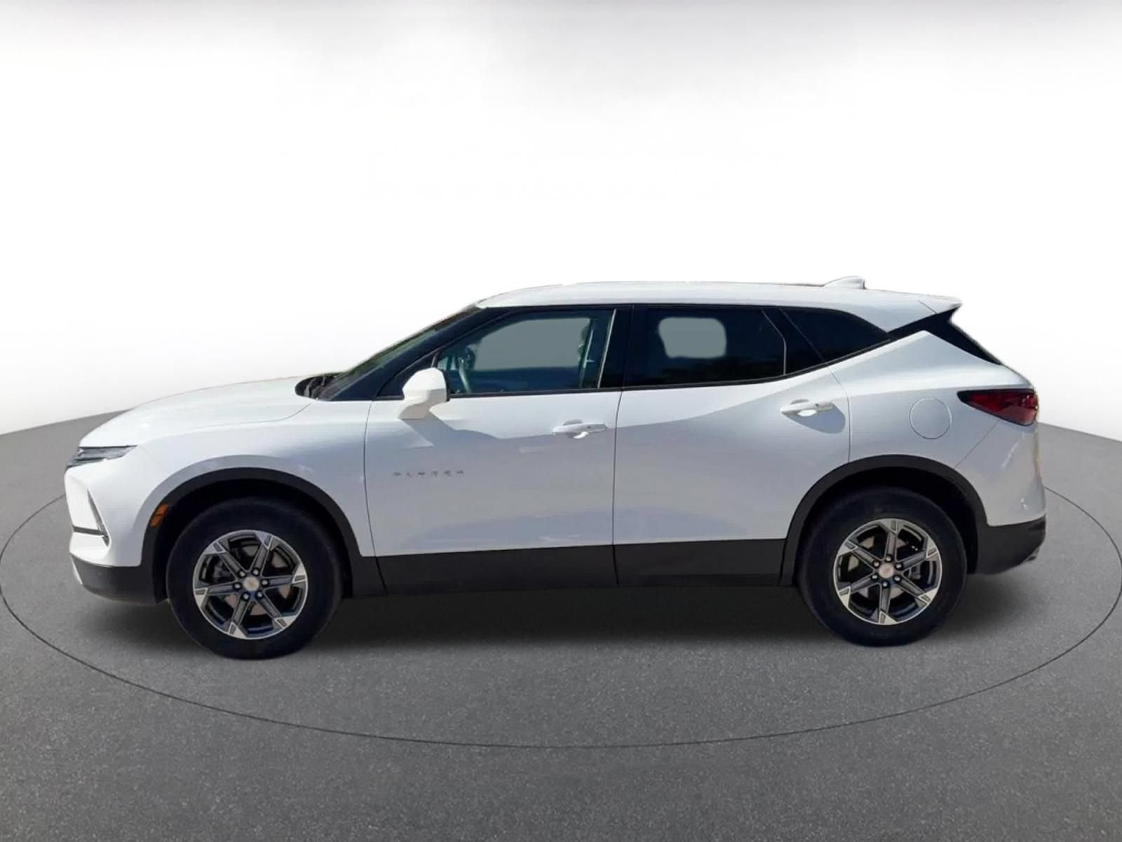 Used 2026 Chevrolet Blazer LT FWD image 8