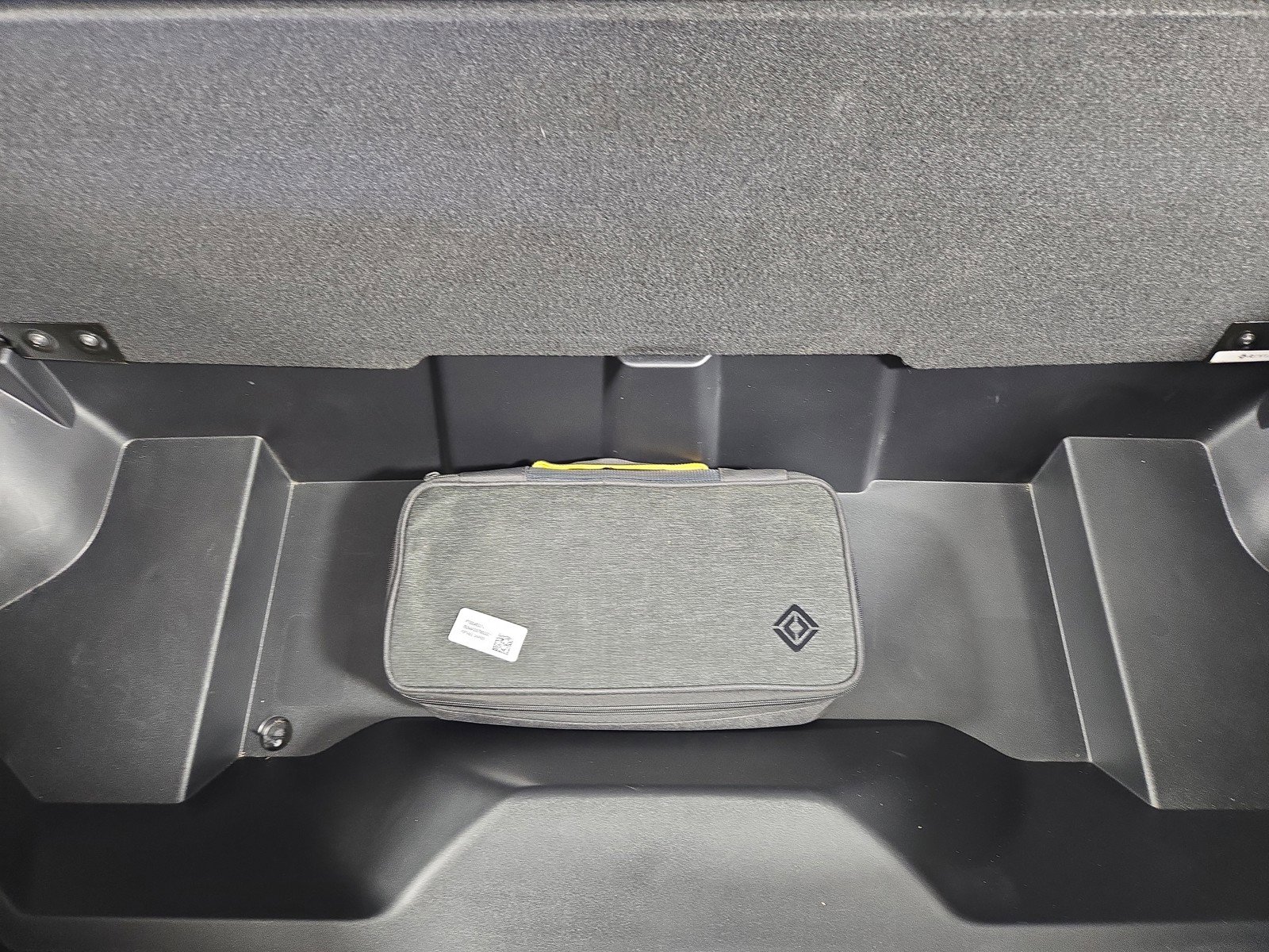Used 2024 Rivian R1S Adventure AWD/4WD image 14
