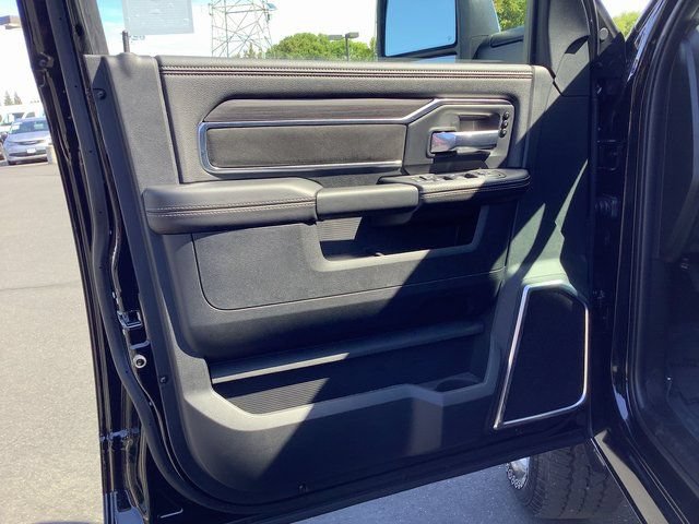 New 2026 RAM 2500 Laramie w/ Sport Appearance Package AWD/4WD image 9