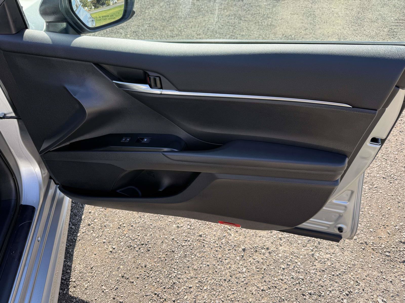 Used 2020 Toyota Camry SE FWD image 14