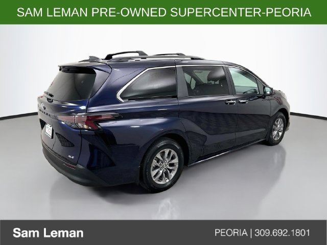 Used 2025 Toyota Sienna XLE w/ XLE Plus Package AWD/4WD image 7