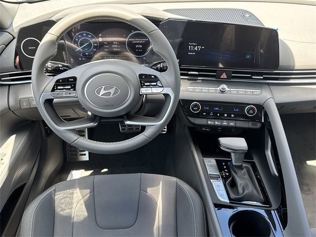 New 2025 Hyundai Elantra SEL image 15