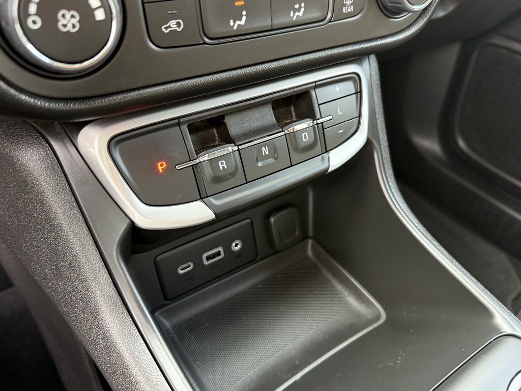 Used 2023 GMC Terrain SLE FWD image 12