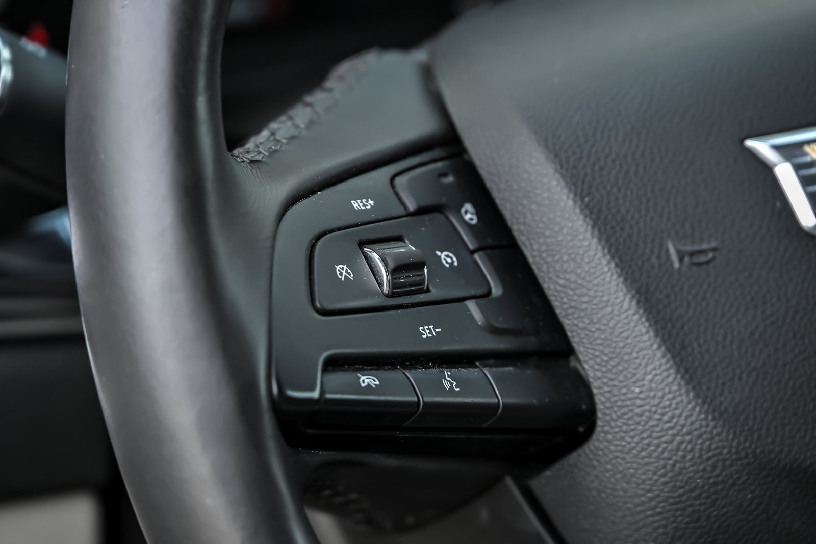 Used 2019 Cadillac XT4 Luxury w/ Cold Weather Package FWD image 24
