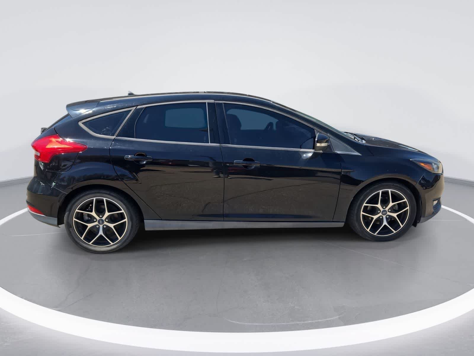 Used 2018 Ford Focus SEL FWD image 9