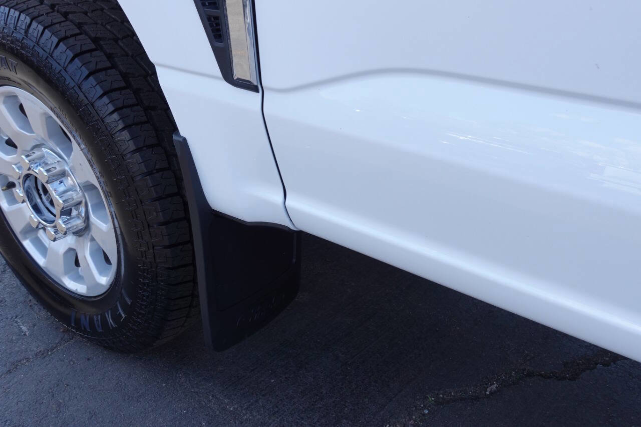 Used 2023 Ford F250 XLT w/ FX4 Off-Road Package image 12