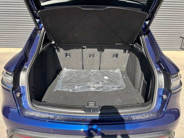 Certified 2025 Porsche Macan image 26