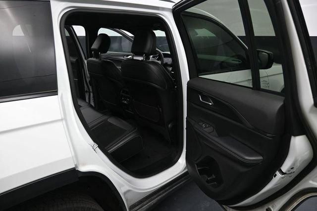 Used 2025 Jeep Grand Cherokee Altitude AWD/4WD image 31