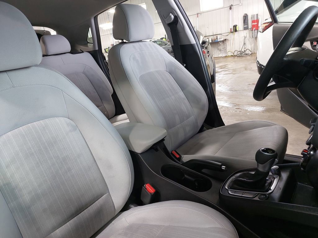 Used 2023 Hyundai Kona SEL image 10