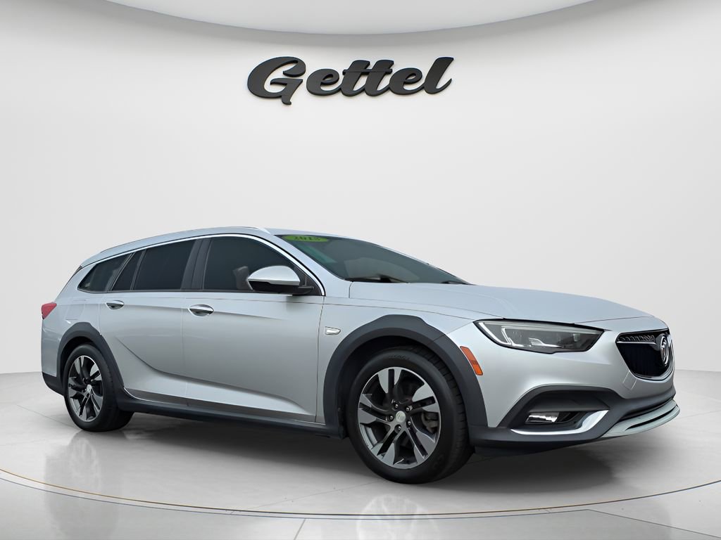 Used 2018 Buick Regal Preferred w/ Sights and Sounds Package image 3