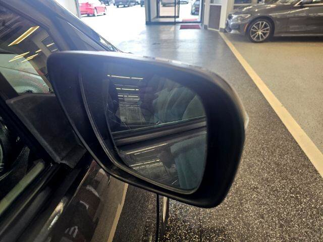 Used 2015 MAZDA MAZDA5 Sport image 34