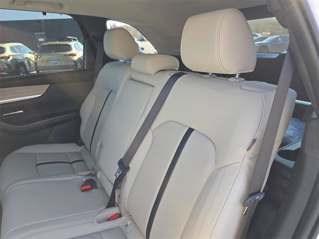 New 2026 MAZDA CX-90 Plug-In Hybrid w/ Preferred image 15
