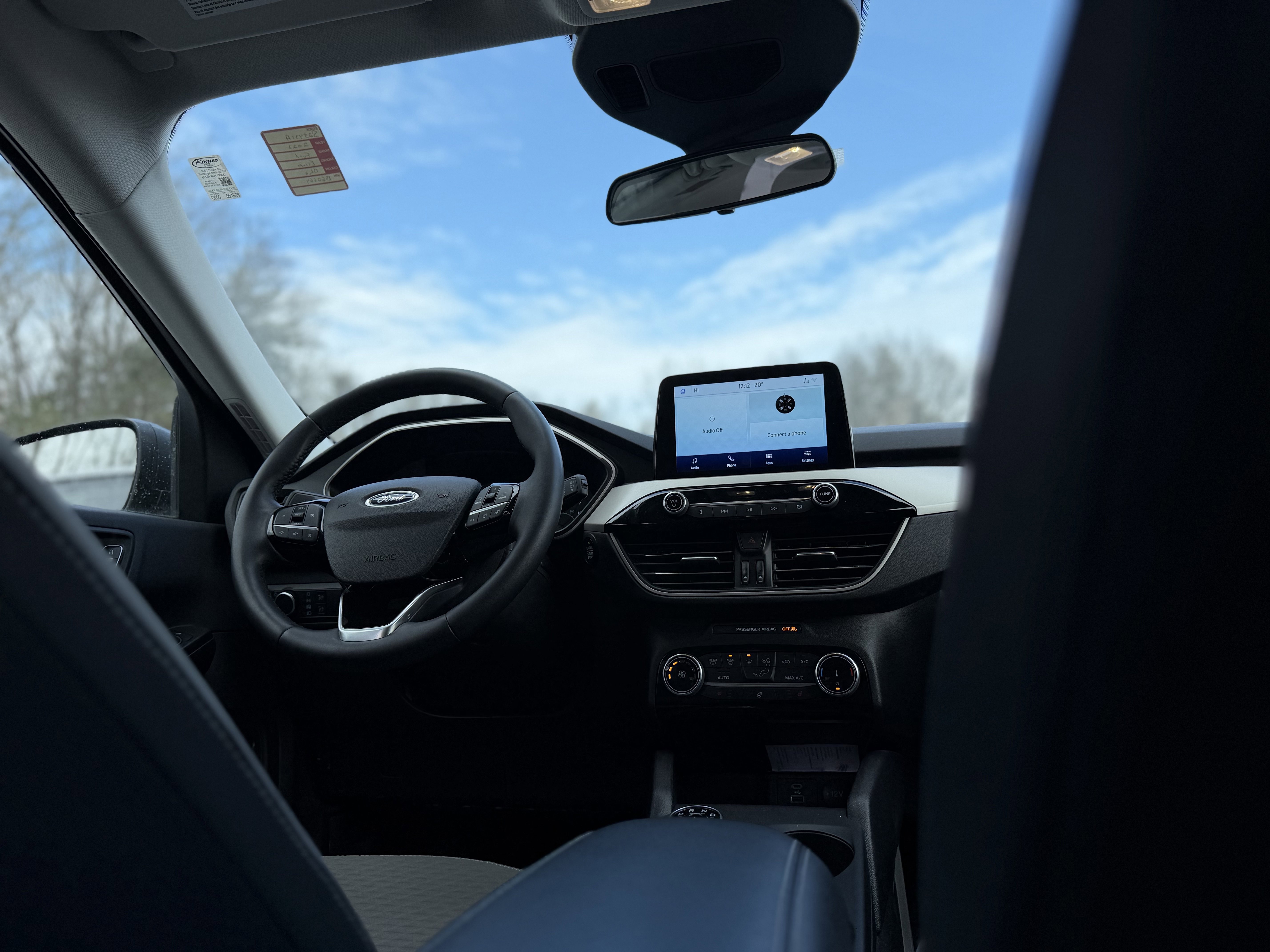 Used 2022 Ford Escape SE w/ Cold Weather Package image 2