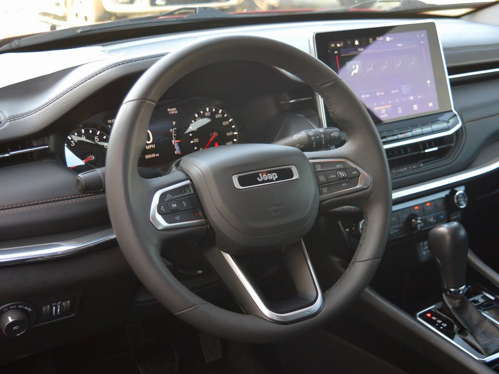 Used 2023 Jeep Compass Limited image 11