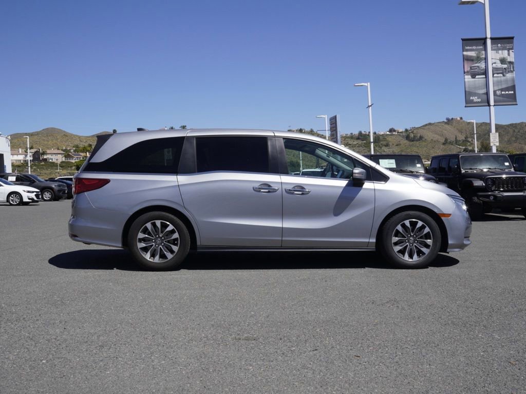 Used 2024 Honda Odyssey EX-L image 3
