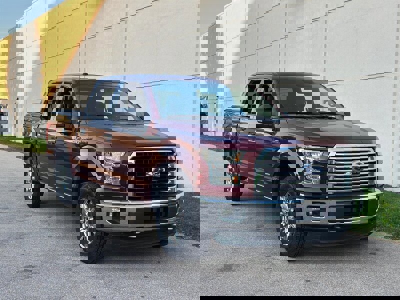 Used 2016 Ford F150 XLT w/ Equipment Group 302A Luxury image 4