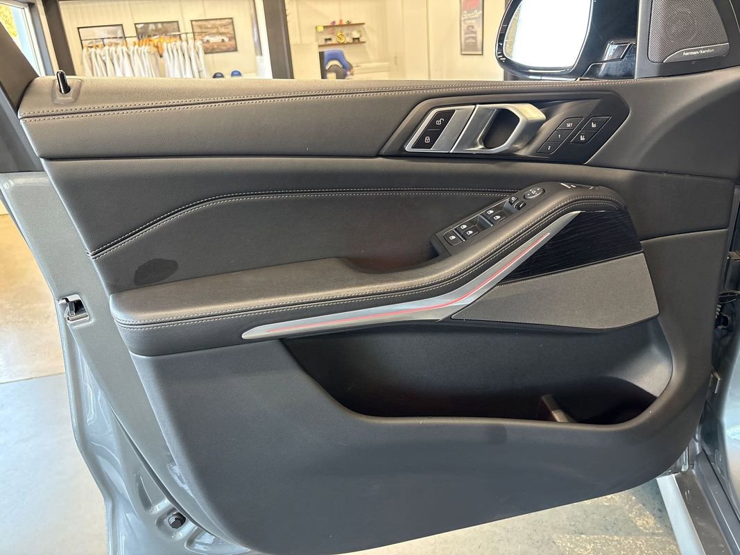 Used 2024 BMW X5 sDrive40i w/ M Sport Package image 28