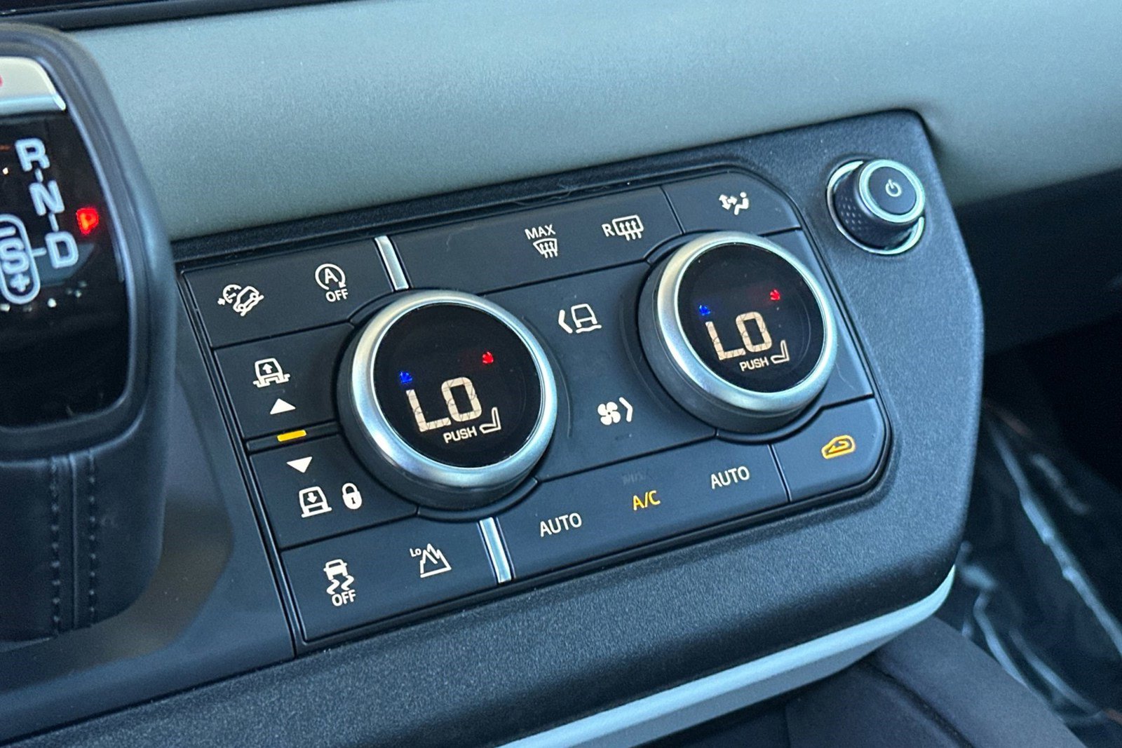 Certified 2023 Land Rover Defender 110 SE image 22