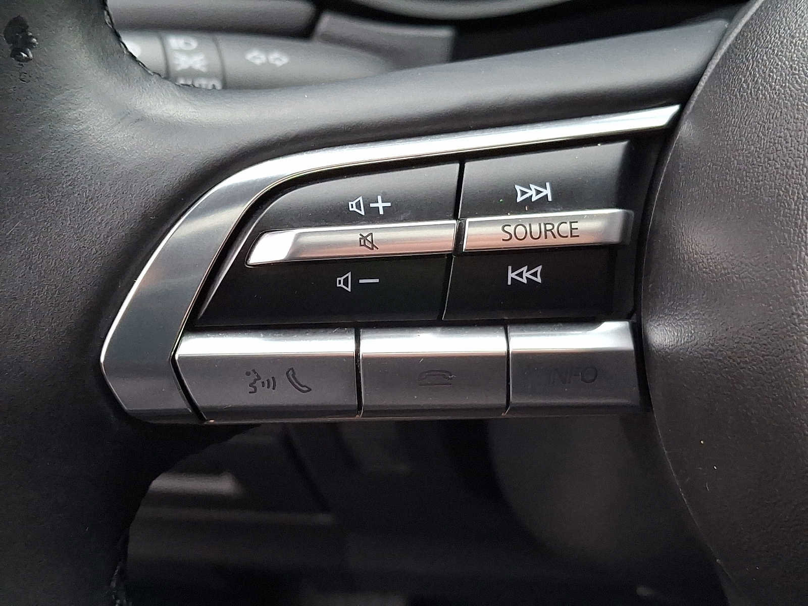 Used 2023 MAZDA CX-30 AWD 2.5 S w/ Premium Package image 17