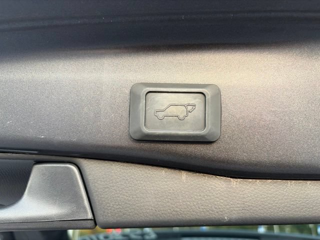 Used 2024 Toyota RAV4 XSE AWD/4WD image 15