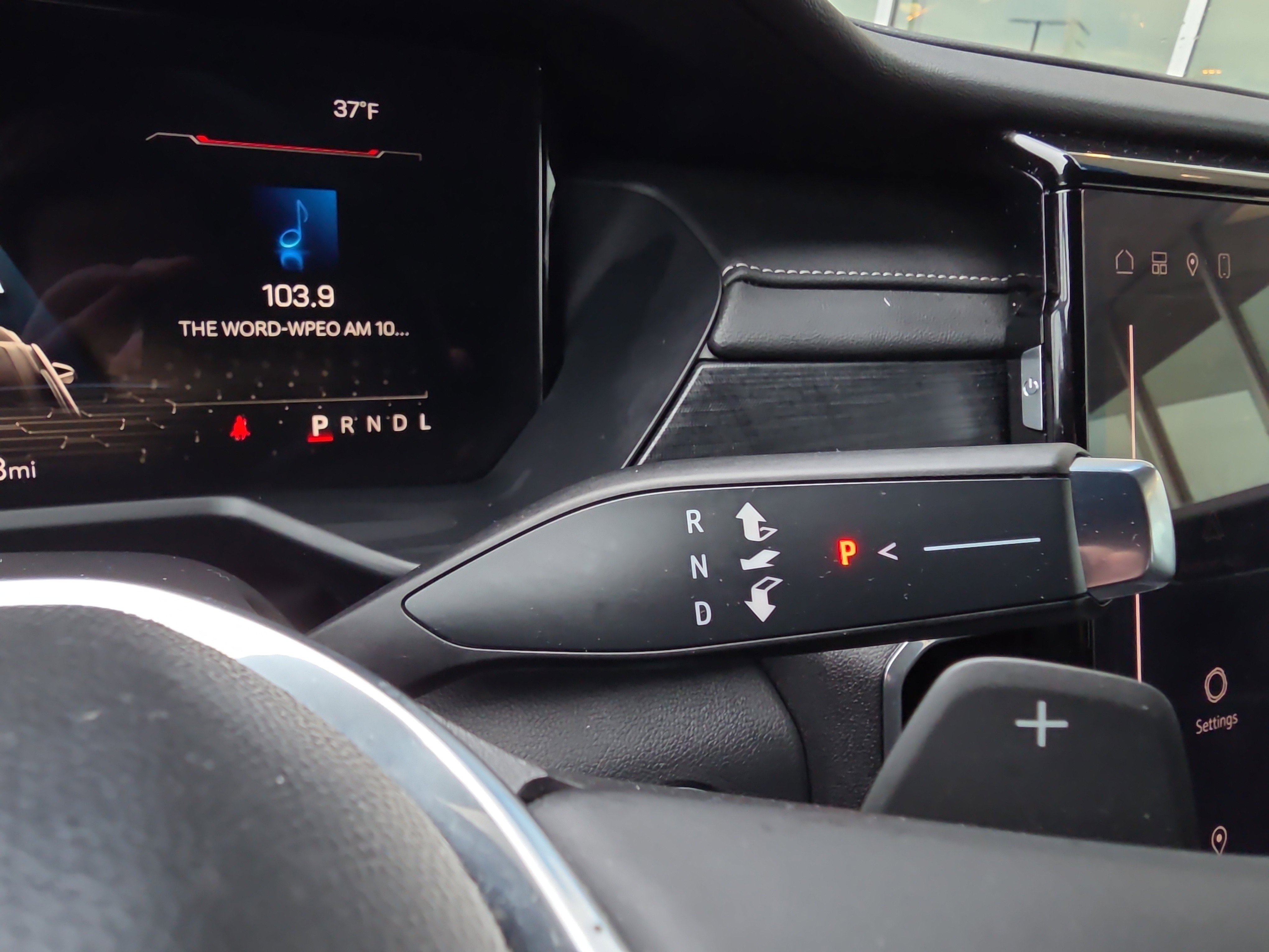 Used 2025 GMC Acadia Elevation image 21