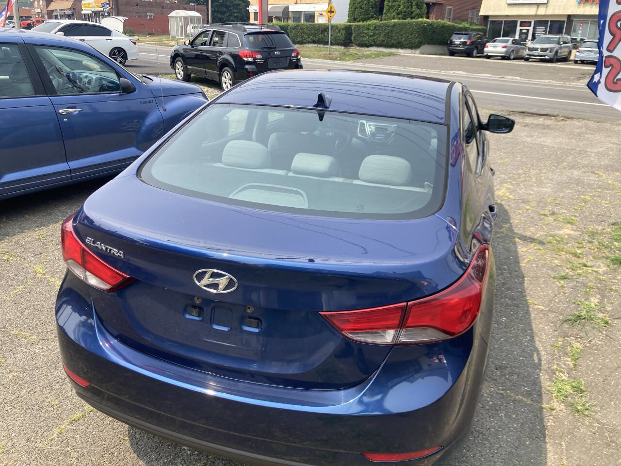 Used 2015 Hyundai Elantra SE image 14
