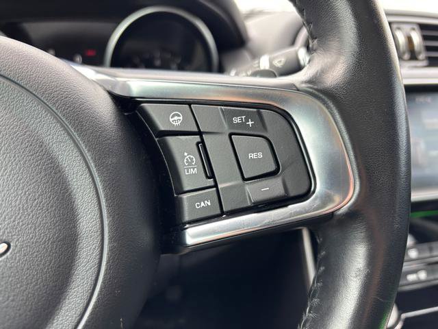 Used 2018 Jaguar XE Prestige image 22