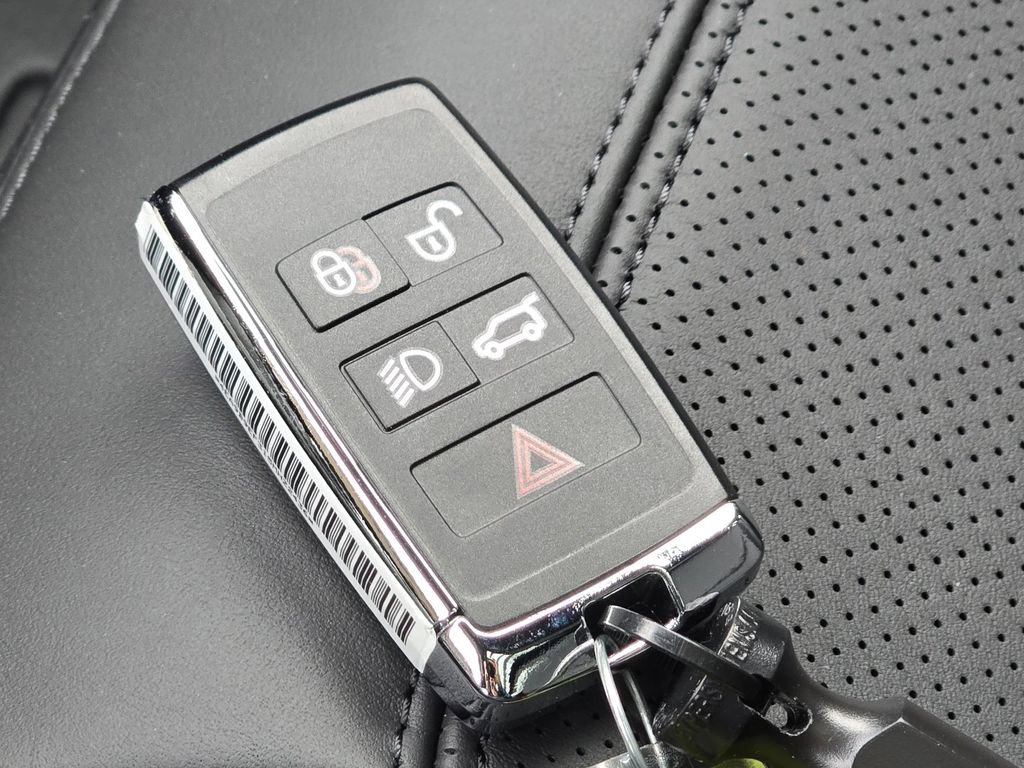 New 2026 Land Rover Defender 110 X-Dynamic SE AWD/4WD image 43