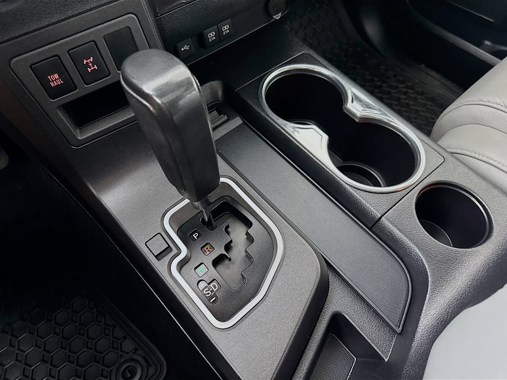 Used 2020 Toyota Sequoia Limited AWD/4WD image 19