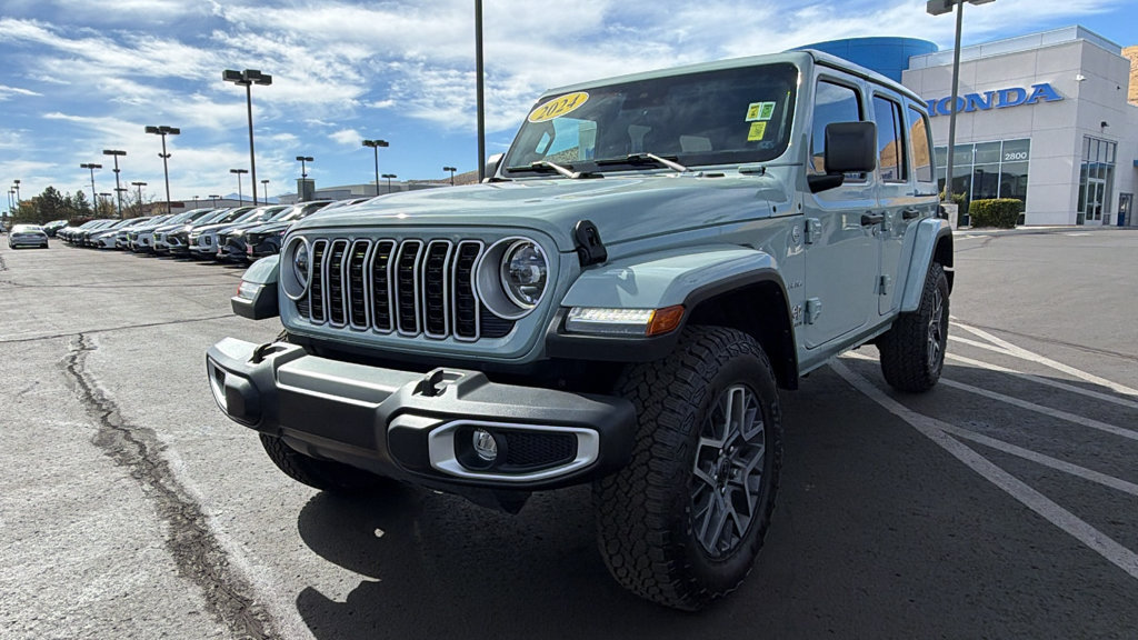 Used 2024 Jeep Wrangler Unlimited Sahara AWD/4WD image 7